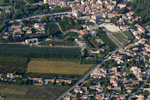 photo aérienne du village de Boulbon dans les Bouches du Rhône