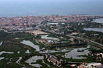 photo aérienne des Saintes Marie de la Mer (capitale de la Camargue)