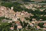 photo aérienne du village de Fournès (Gard)